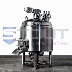 Front view of a Stout Tanks insulated 7 bbl mash tun that features rakes and plow for more efficient spent grains removal